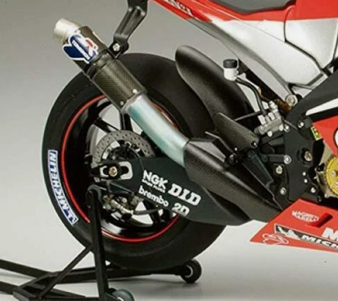 TAM14101 – Yamaha YZR-M1 2004 Checa / Melandri – Moto de sport 1/12