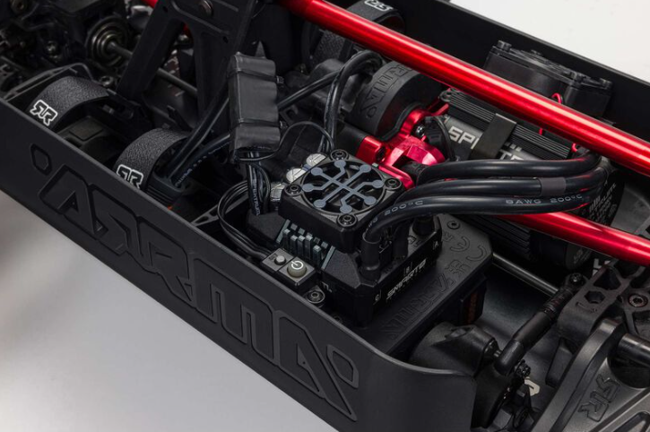 ARRMA ARA5810V2T1 – Outcast 8S EXB – Stunt Truck 1/5 RTR 4WD – Univers RcLoisirs