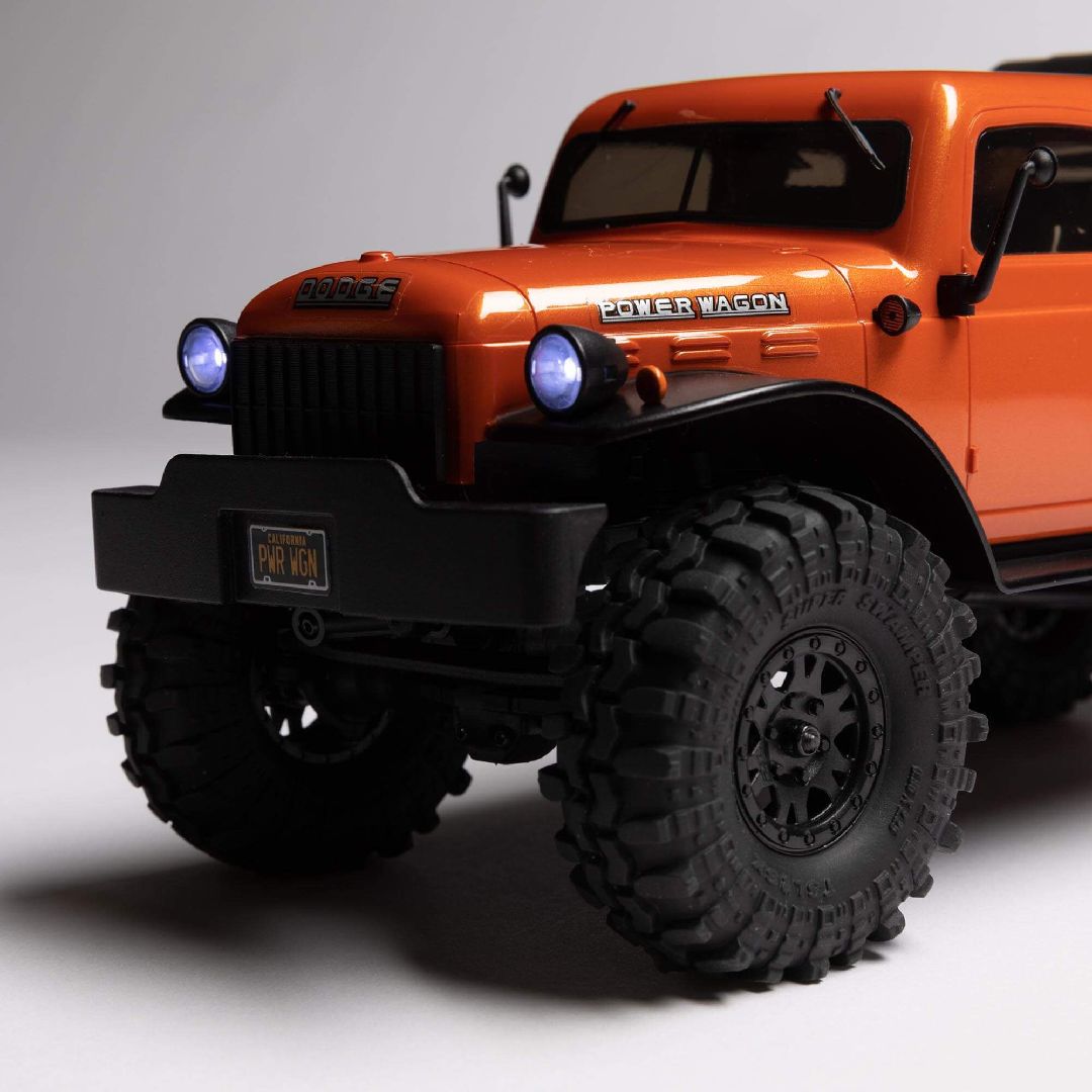 Axial SCX24 Dodge Power Wagon – Micro crawler RC 1/24 4×4 brushed – AXI00007 – carrosserie scale années 40, rails acier, worm gears – Univers RcLoisirs