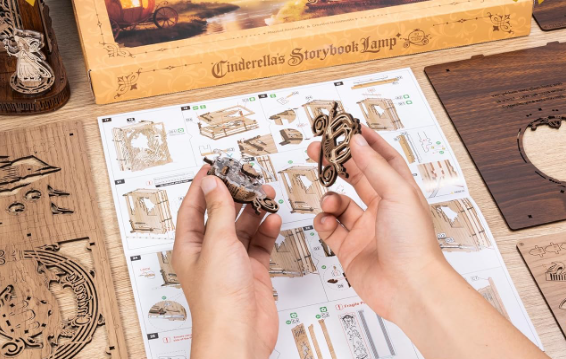 Cendrillon - Veilleuse en relief 3D – Book Nook – Miniature à assembler - Univers RcLoisirs