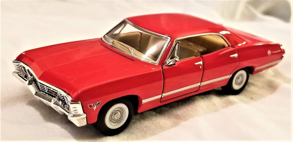 Chevrolet Impala 1967 – Diecast 1:43 – Kinsmart