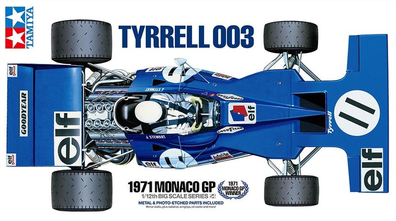 Maquette Tamiya Tyrrell 003 Jackie Stewart 1971 Monaco GP échelle 1/12 – Big Scale Series. Monoplace F1 historique reproduite avec détails précis : nez en T, moteur Ford-Cosworth DFV, suspension à ressorts hélicoïdaux, cockpit réaliste, pneus en caoutchouc, pièces photo-découpées et décalcomanies Cartograf incluses. Maquette plastique injectée pour modélisme automobile de compétition, collection Grand Prix Tamiya.