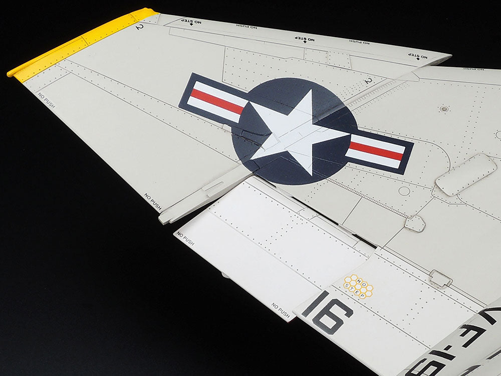 TAM60306 – McDonnell Douglas F-4J Phantom II – 1/32