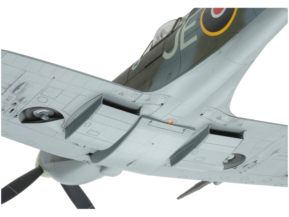 TAM60319 – Supermarine Spitfire Mk.IXc – 1/32 – Univers RcLoisirs