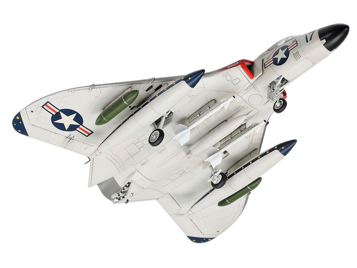 TAM60741 – Douglas F4D-1 Skyray – 1/72 – Univers RcLoisirs