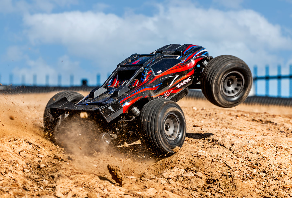 Traxxas Mini XRT VXL-3S réf. 108076-1 – Monster Truck 1/16 RTR 4WD brushless – Univers RcLoisirs. Véhicule radiocommandé tout-terrain robuste avec châssis renforcé, suspension à huile, pneus tout-terrain, design agressif et prêt-à-rouler (RTR). Hobby RC puissant et rapide pour passionnés de sport mécanique, franchissement, course et pilotage RC.