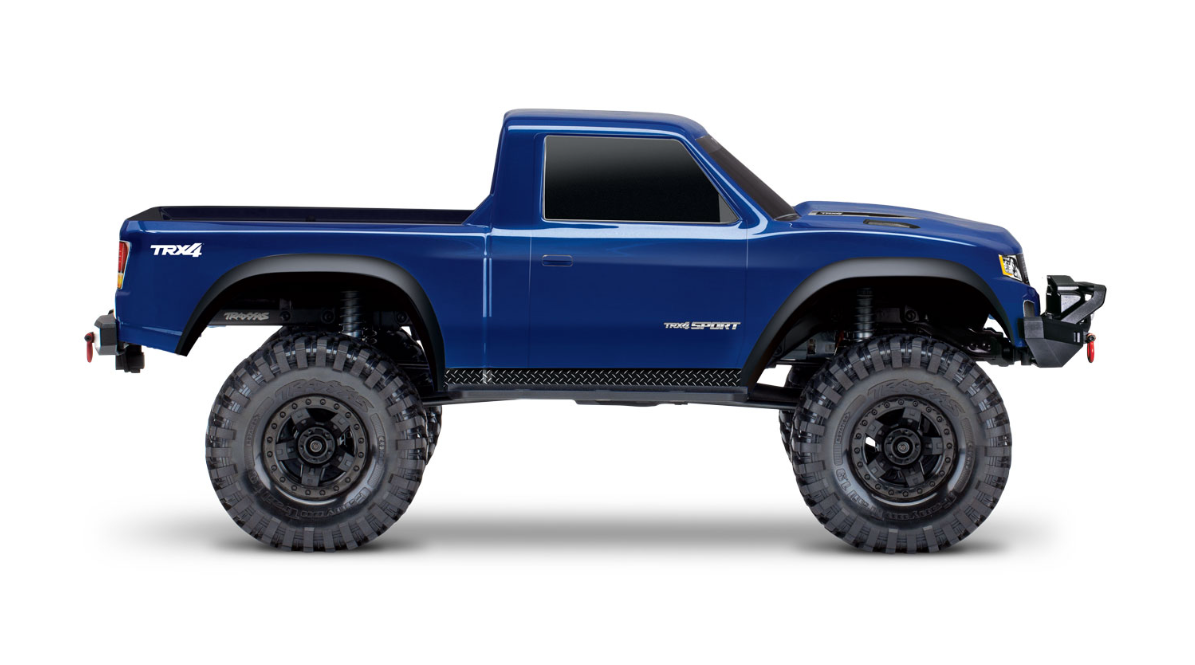 Traxxas, TRX-4 Sport, Clipless, 1/10, bleu, RTR, crawler, trail, essieux portiques, suspension GTS, Titan 550 21T, XL-5 HV, tout-terrain, scale crawler, modélisme RC, véhicule radiocommandé, nature, randonnée, marche à pied, exploration extérieure, franchissement, sentier, aventure, loisir mécanique, loisir technique, hobby modélisme, conduite hors route, performance tout-terrain, crawl technique