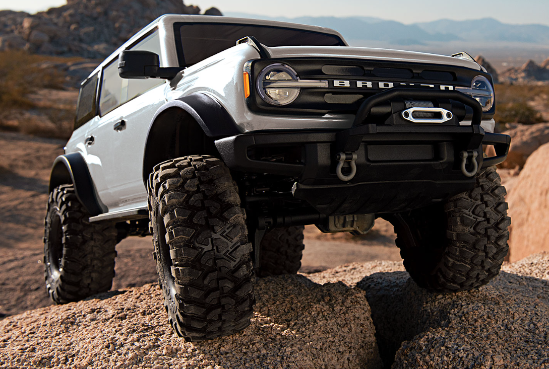 Traxxas TRA92076-4 – TRX-4 Ford Bronco 2021 – 1/10 4WD RTR Crawler – Univers RcLoisirs
