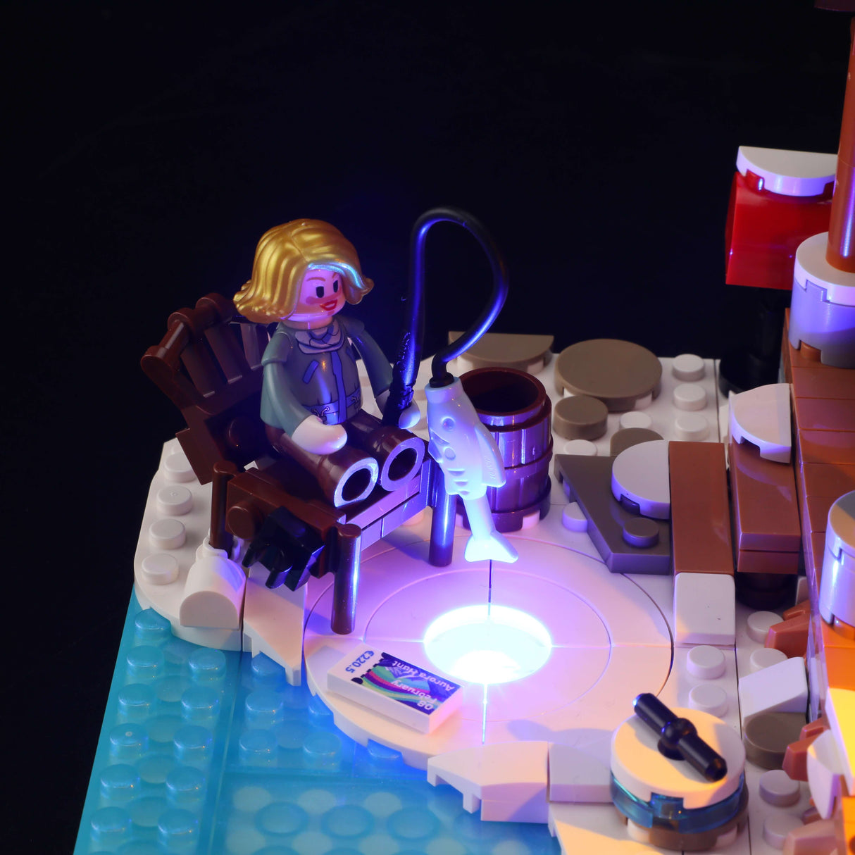 L9090 – Chalet des Aurores Boréales – Hiver Nordique – 2425 pcs – Lumibricks