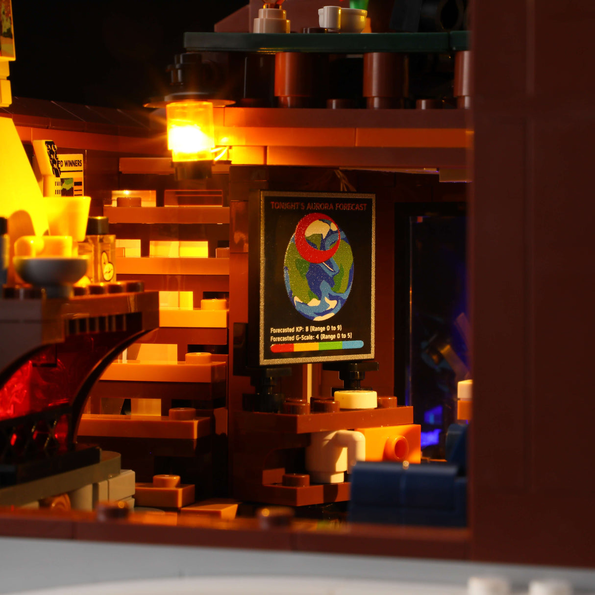 L9090 – Chalet des Aurores Boréales – Hiver Nordique – 2425 pcs – Lumibricks