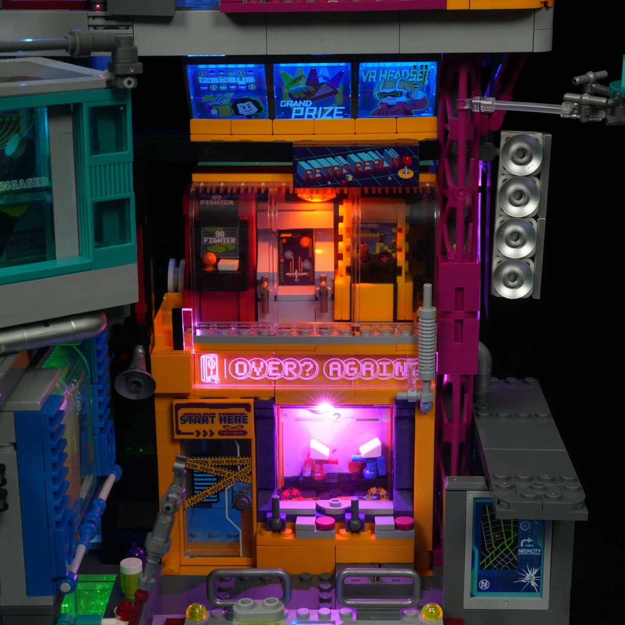 L9095 – Pile de jeux – Cyberpunk NeonCity – 2580 pcs – Lumibricks