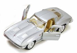 Corvette Sting Ray 1963 – Diecast 1:36 – Kinsmart