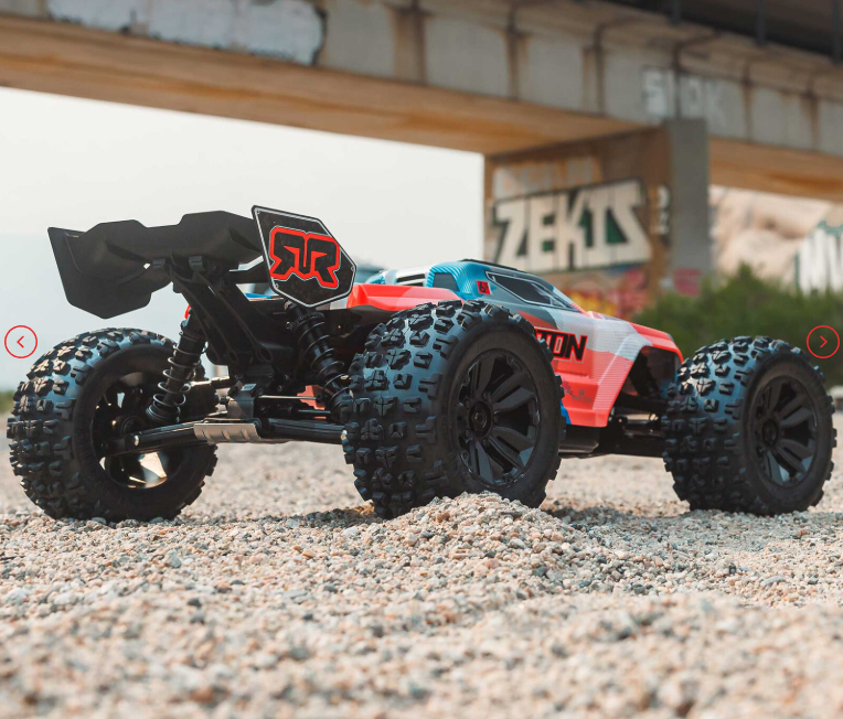ARRMA Kraton 6S ARA8608V6, monster truck 1/8 RTR brushless 4WD, tout-terrain basher 6S LiPo avec châssis aluminium EXB, carrosserie clipless body, moteur Spektrum Firma 2050Kv, ESC Firma 150A, radio Spektrum SLT3, récepteur SR315, servo étanche, pneus dBoots Copperhead2 MT, amortisseurs hydrauliques, voiture RC puissante pour bash extrême et performance RC, hobby modélisme univers RcLoisirs.
