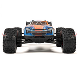 ARRMA Kraton 6S ARA8608V6, monster truck 1/8 RTR brushless 4WD, tout-terrain basher 6S LiPo avec châssis aluminium EXB, carrosserie clipless body, moteur Spektrum Firma 2050Kv, ESC Firma 150A, radio Spektrum SLT3, récepteur SR315, servo étanche, pneus dBoots Copperhead2 MT, amortisseurs hydrauliques, voiture RC puissante pour bash extrême et performance RC, hobby modélisme univers RcLoisirs.