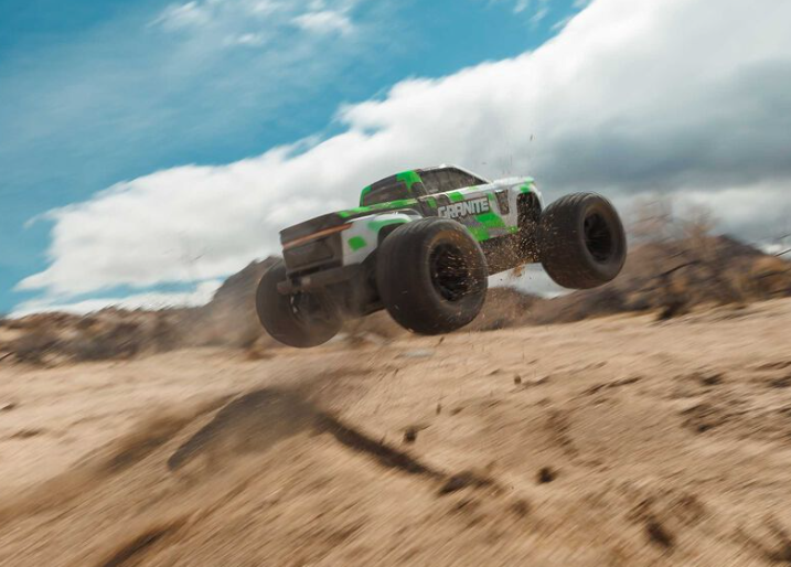 ARRMA ARA4202V4 – Granite MEGA 665 4x4 Brushed RTR – Univers RcLoisirs