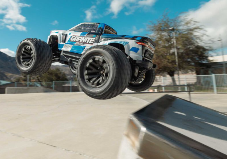 ARRMA ARA4202V4 – Granite MEGA 665 4x4 Brushed RTR – Univers RcLoisirs