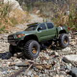 AXI-3289T1 Axial SCX30 Toyota Tacoma TRD Pro 4X4 RTR 1/30 vert avec radio Spektrum, batterie LiPo 2S 160 mAh, chargeur USB et eclairage DEL.