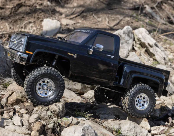Axial AXI03030 – SCX10 III Base Camp 1982 Chevy K10 – 1/10 RTR 4WD Rock Crawler – Univers RcLoisirs