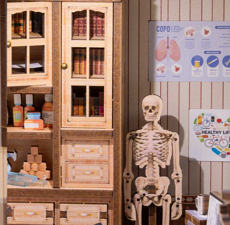 Cabinet du docteur – Book Nook 3D en bois avec LED – Haute gamme - Univers RcLoisirs