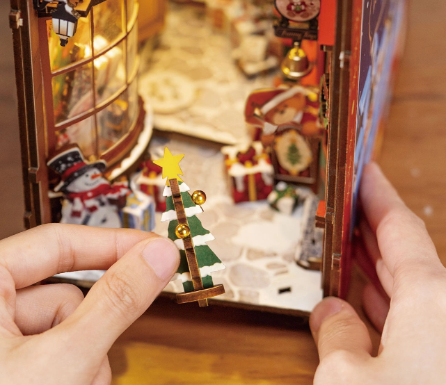 Christmas Street – Rolife TGC06 – Miniature à assembler – Univers RcLoisirs