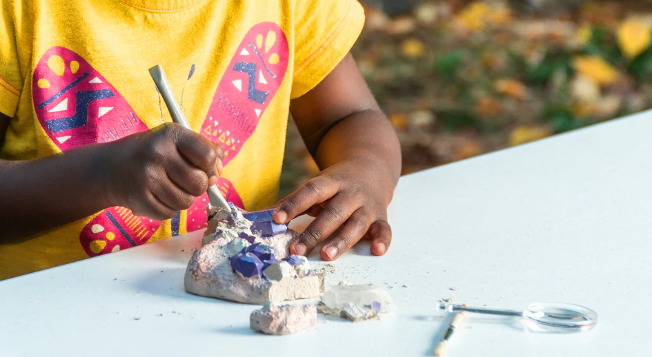 Déterrer des pierres précieuses – National Geographic – Univers RcLoisirs