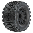PRO1016610 pneus Pro-Line Badlands MX38 HP Belted 3.8 po pré-montés sur jantes Raid noires avec hexagones 17 mm. Technologie ceinturée réduisant l'expansion à haute vitesse et offrant une traction agressive pour Monster Trucks RC 1/8.