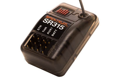 SPMSLT350 système radio Spektrum SLT3 3 canaux avec récepteur SLR300 offrant contrôle fiable 2.4GHz et réglages intégrés pour véhicules RC chez Univers RcLoisirs