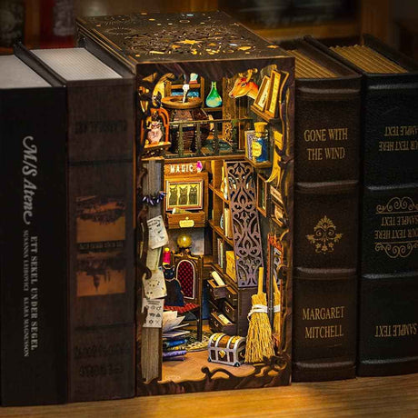 Le pharmacien magique – Book Nook 3D en bois avec LED – Haute gamme