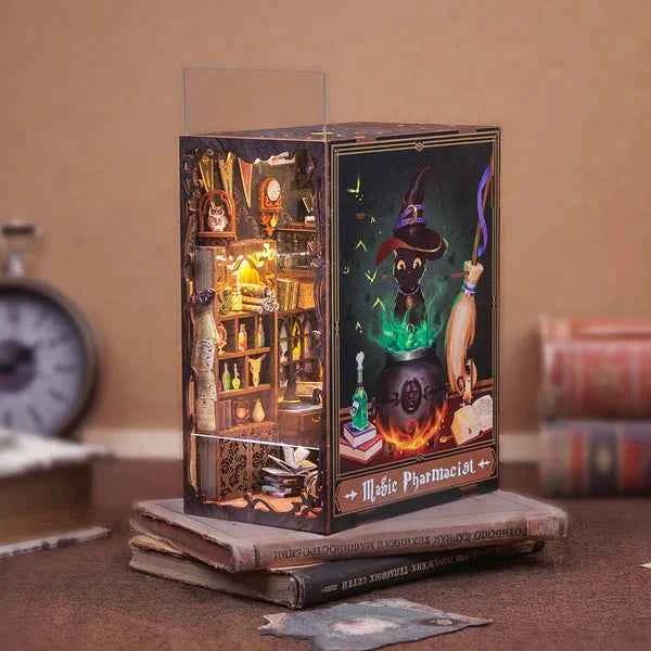 Le pharmacien magique – Book Nook 3D en bois avec LED – Haute gamme