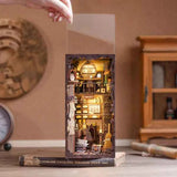 Le pharmacien magique – Book Nook 3D en bois avec LED – Haute gamme