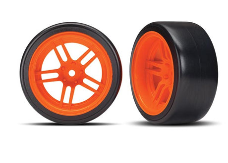 TRA8377A ensemble de 2 roues arrière Traxxas Split-Spoke orange 1.9 po avec pneus drift à composé dur, pré-montés et collés pour 4-Tec compatibles.