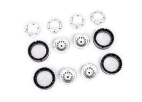 TRA9881 roues beadlock Traxxas aluminium 1.0 argent pour TRX-4M offrant traction maximale et look scale sans utilisation de colle.
