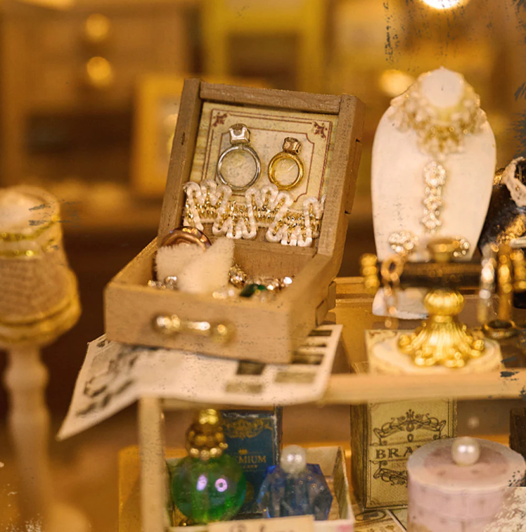 Vitrine bijoux – Book Nook 3D en bois avec LED – Haute gamme - Univers RcLoisirs