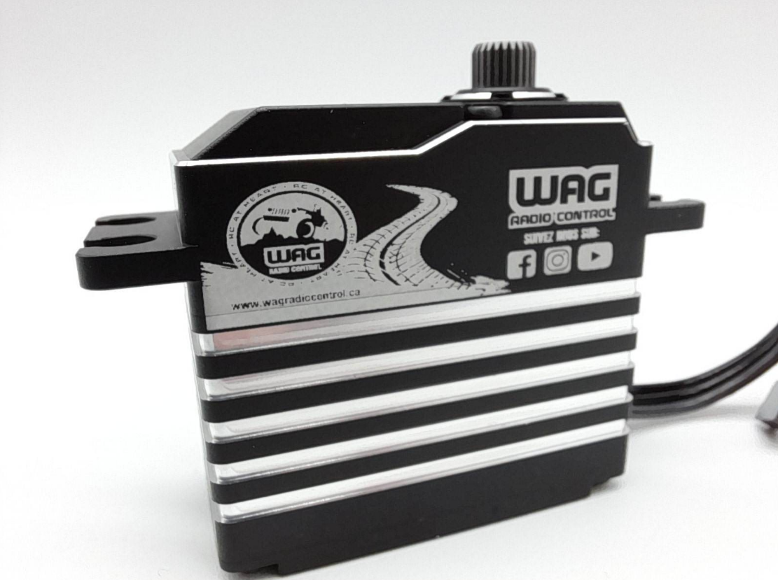 WSB-45 servo brushless WAG de 45 kg avec engrenages metalliques et protection waterproof IP67. Couple de 45 kg-cm et vitesse de 0,085 sec/60 degres a 8,4 V.