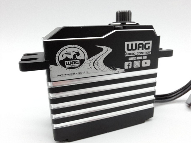 WSB-45 servo brushless WAG de 45 kg avec engrenages metalliques et protection waterproof IP67. Couple de 45 kg-cm et vitesse de 0,085 sec/60 degres a 8,4 V.