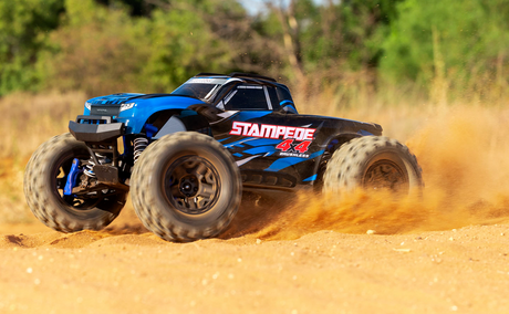 Traxxas TRA67154-4 Stampede BL-2s monster truck RC 4x4 échelle 1/10, étanche, électrique, brushless, puissant et rapide, prêt-à-rouler RTR, châssis renforcé, amortisseurs réglables à suspension à huile, pneus tout-terrain pour franchissement et terrain accidenté, maniabilité et performance en sport mécanique, design agressif pour course RC, pilotage loisir ou passion RC, compatible LiPo, radio TQ 2, modèle réduit robuste pour hobby et RC basher off-road.