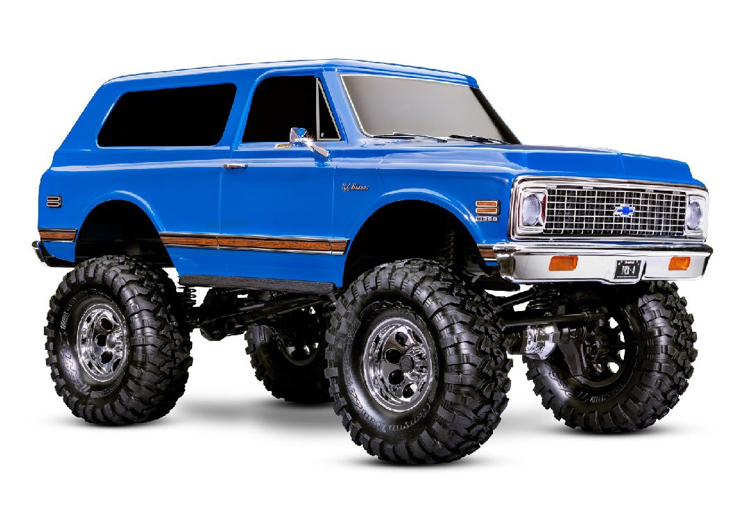 Traxxas TRX-4 Chevrolet K5 Blazer 1972 High Trail 1/10 4WD RTR avec carrosserie clipless, châssis échelle acier, Long Arm Lift, essieux portiques, transmission 2 vitesses et différentiels verrouillables. Véhicule radiocommandé XL-5 HV, moteur Titan 550 21T, suspension GTS pour performance tout-terrain et crawl technique. Idéal pour le modélisme RC, le franchissement, l’exploration extérieure, la conduite hors route et les rassemblements de passionnés RC scale. Convient aux passionnés de plein air, aux clubs