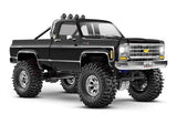 TRX-4M Chevrolet K10 High Trail Edition 1/18 RTR – Crawler Trail 4WD, véhicule radiocommandé Traxxas avec carrosserie sous licence officielle, suspension rehaussée, échelle réaliste et détails maquette. Châssis compact en acier, pneus Canyon Trail 1.0, moteur Titan 180, micro servo étanche, électronique étanche, batterie Li-Ion et chargeur USB inclus. Idéal pour le franchissement, l’exploration extérieure, la randonnée et la conduite tout-terrain, pour passionnés RC scale et aventures en plein air.
